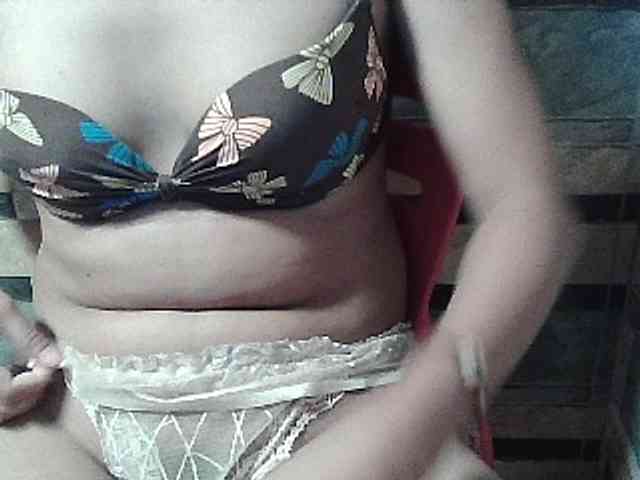 HornyNica webcam