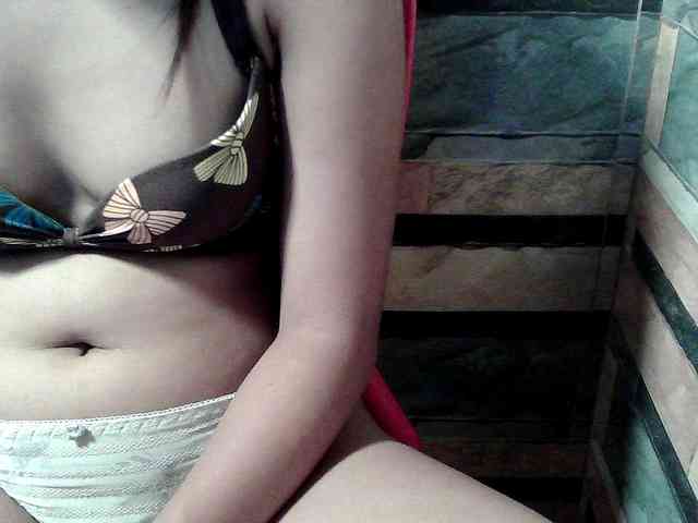 HornyNica webcam