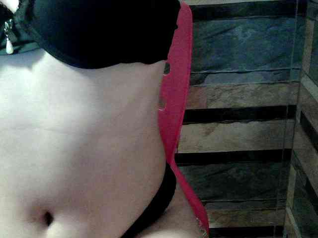 HornyNica webcam