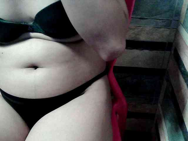 HornyNica webcam