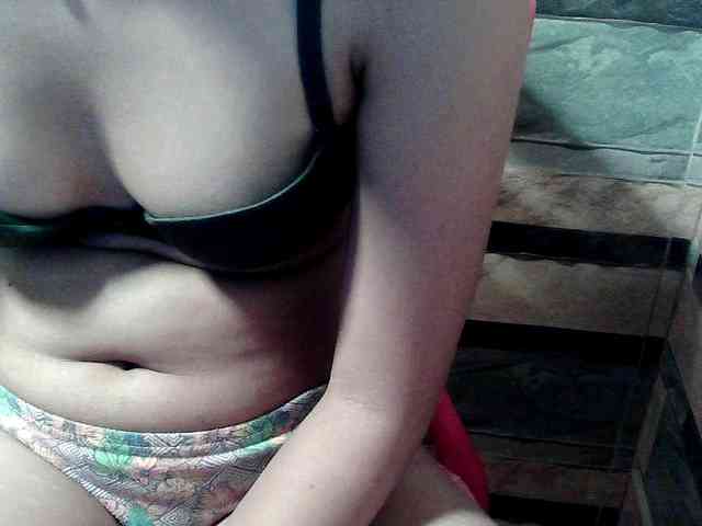 HornyNica webcam