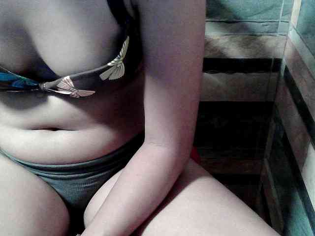 HornyNica webcam