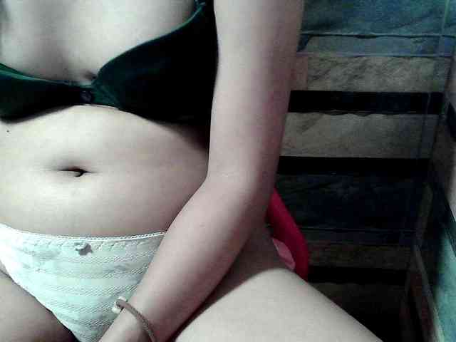 HornyNica webcam
