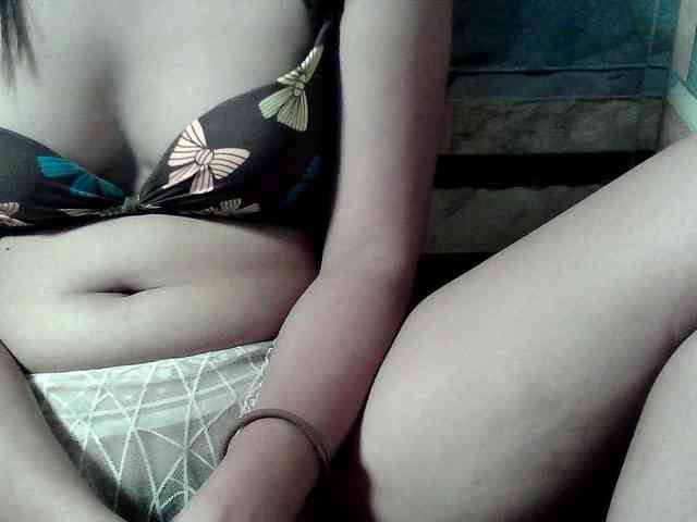 HornyNica webcam