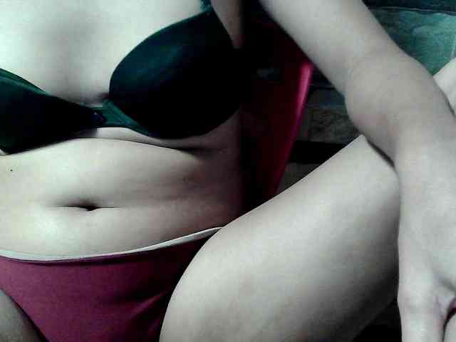 HornyNica webcam