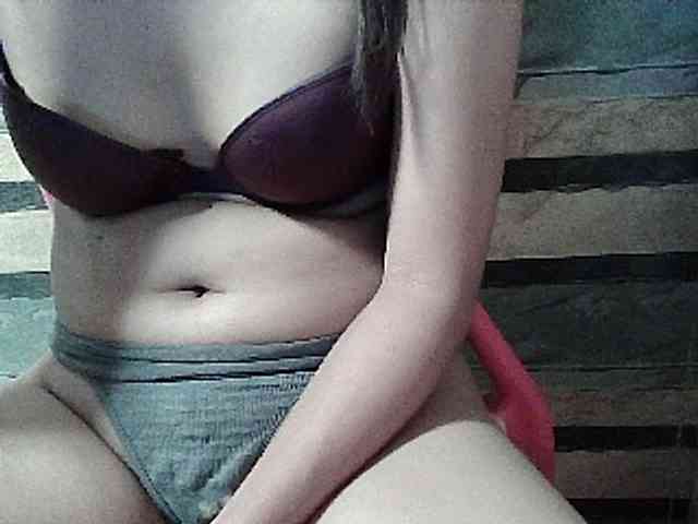 HornyNica webcam