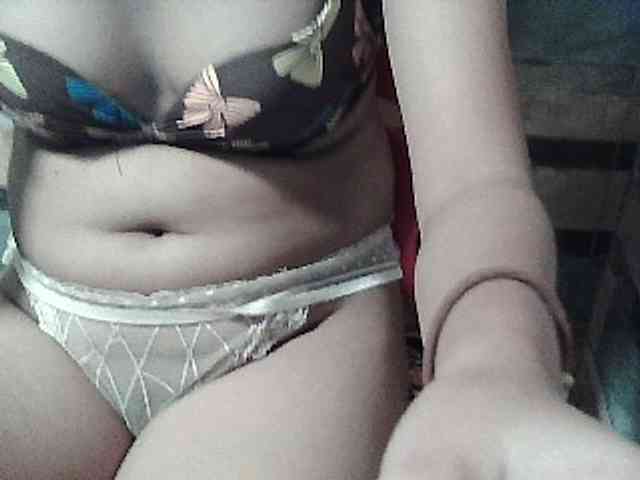 HornyNica webcam