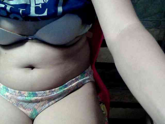HornyNica webcam