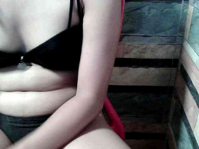 HornyNica webcam