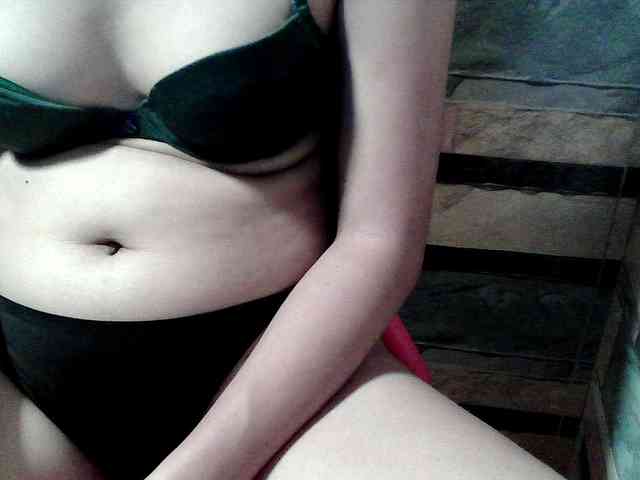 HornyNica webcam