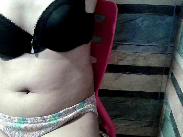 HornyNica webcam