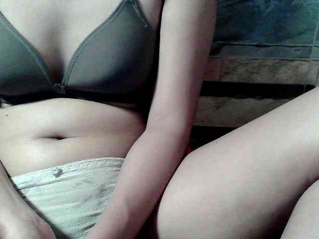 HornyNica webcam