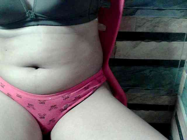 HornyNica webcam