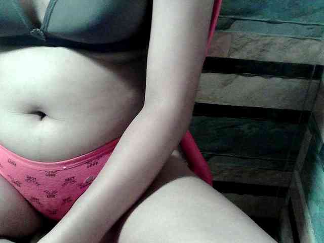 HornyNica webcam
