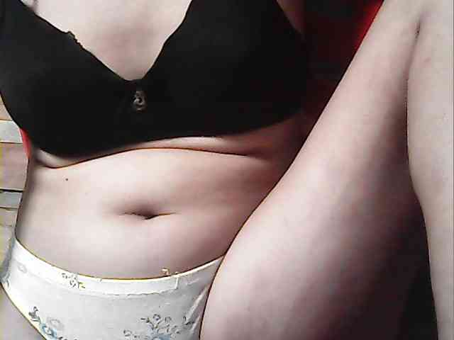 HornyNica webcam