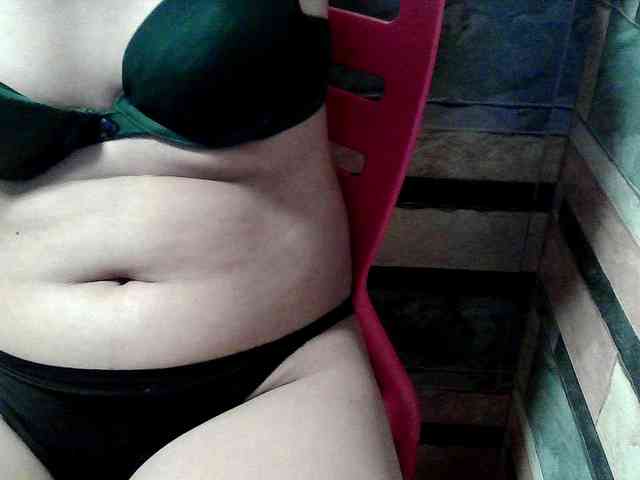 HornyNica webcam
