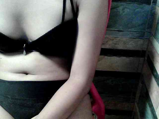 HornyNica webcam