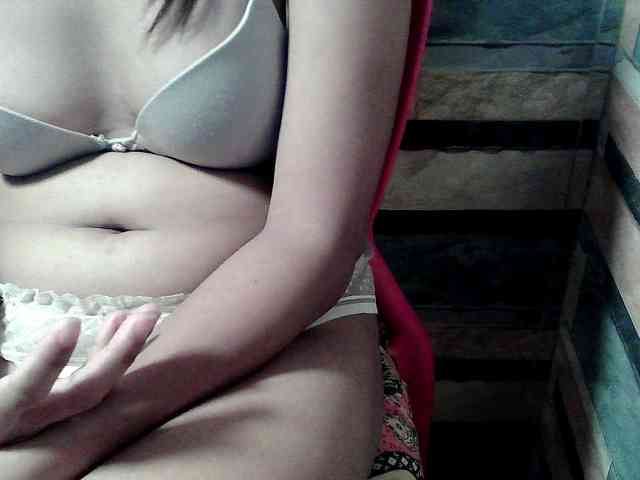 HornyNica webcam