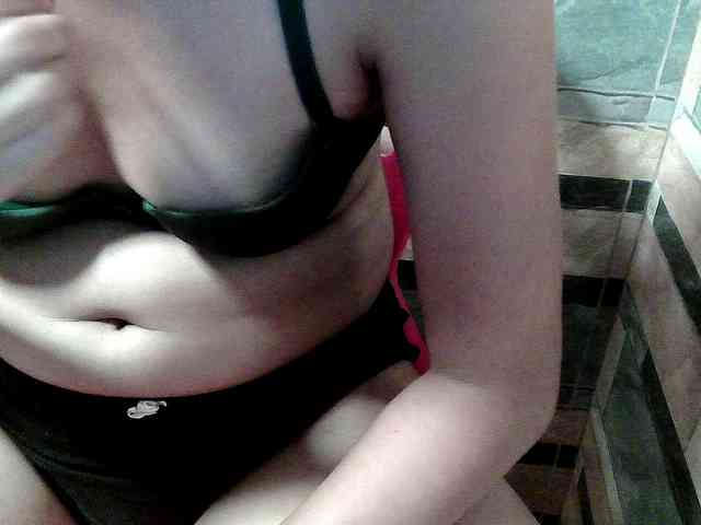 HornyNica webcam