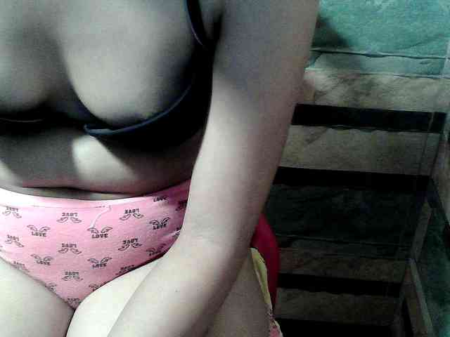 HornyNica webcam