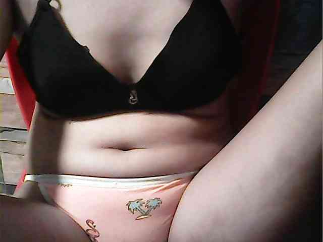 HornyNica webcam