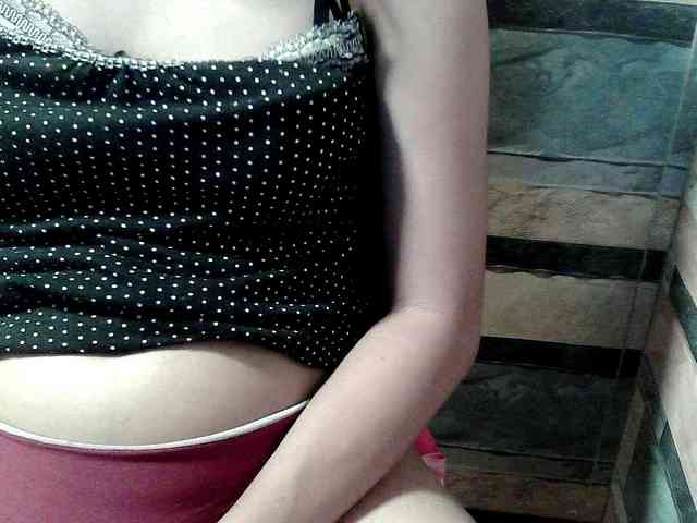 HornyNica webcam
