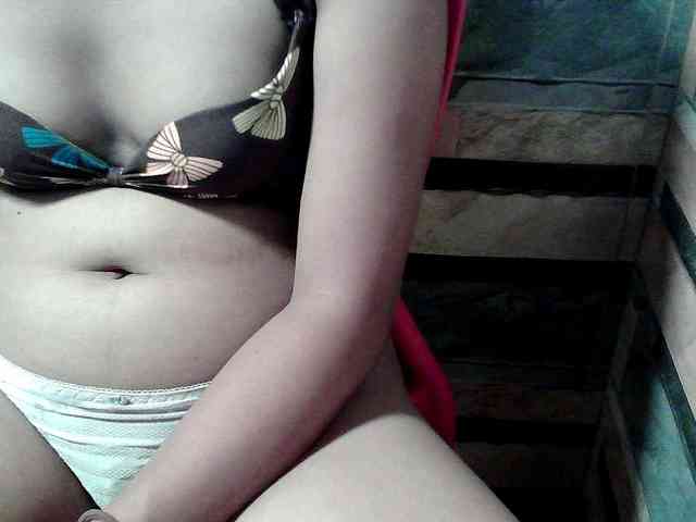 HornyNica webcam