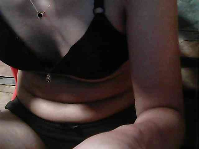 HornyNica webcam
