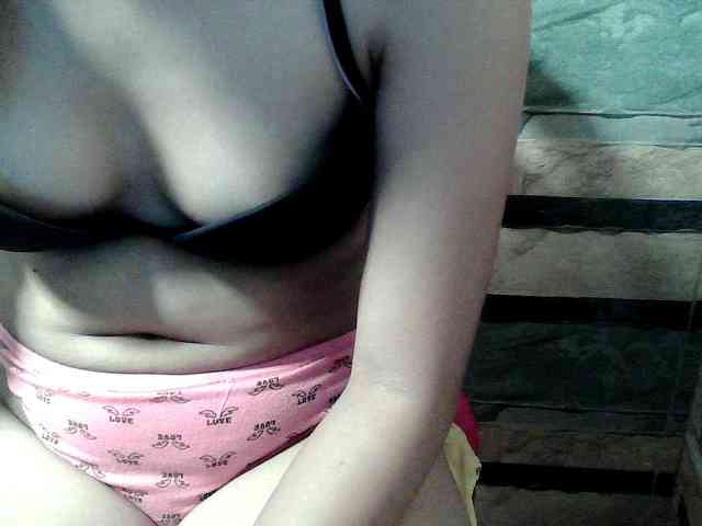 HornyNica webcam