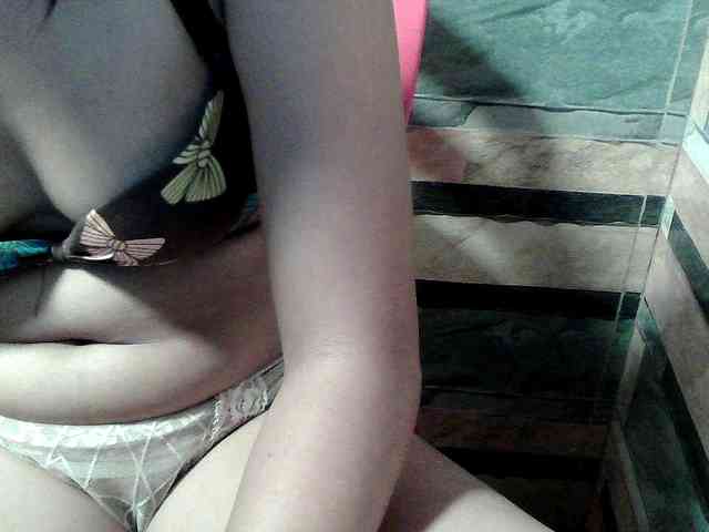 HornyNica webcam