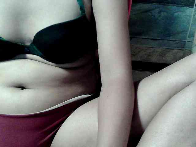 HornyNica webcam