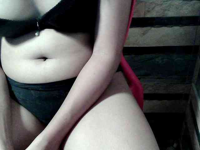 HornyNica webcam