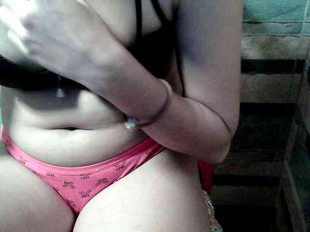 HornyNica webcam