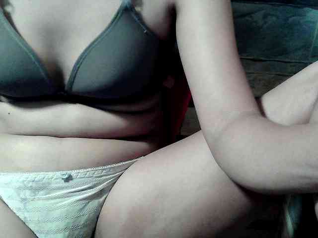 HornyNica webcam