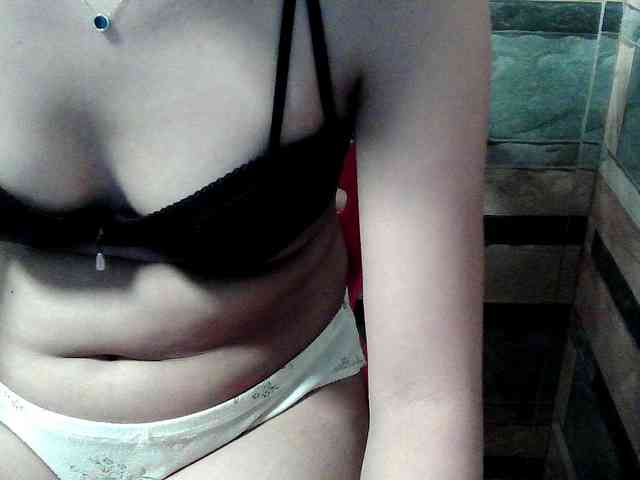HornyNica webcam