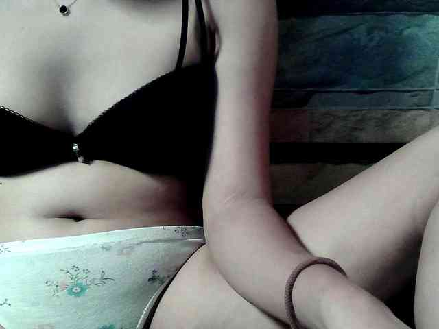HornyNica webcam