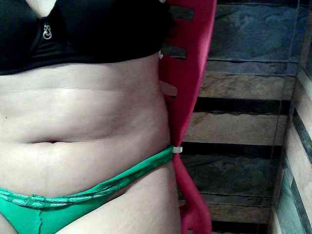 HornyNica webcam