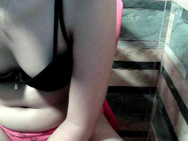 HornyNica webcam