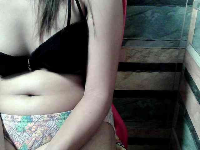 HornyNica webcam