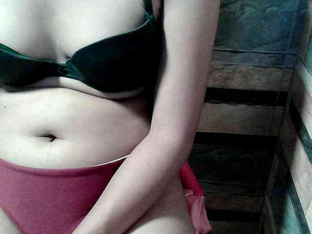 HornyNica webcam