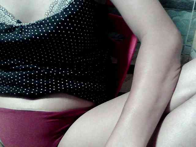 HornyNica webcam