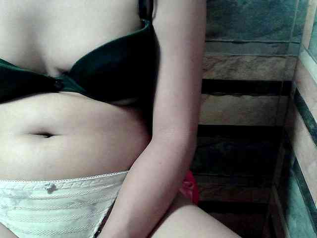 HornyNica webcam