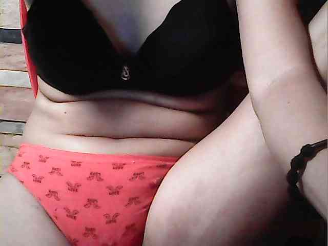 HornyNica webcam