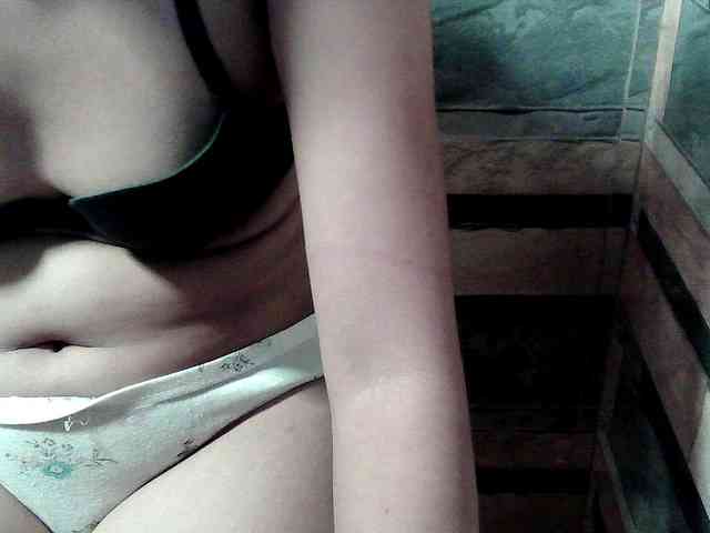 HornyNica webcam