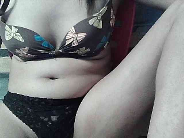HornyNica webcam