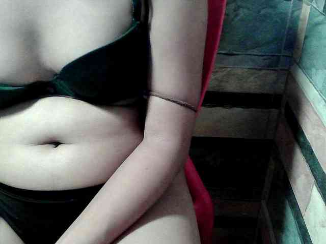 HornyNica webcam
