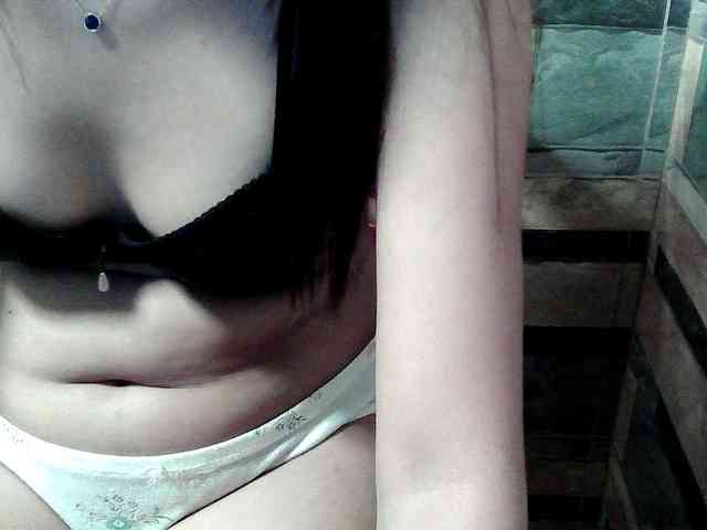 HornyNica webcam