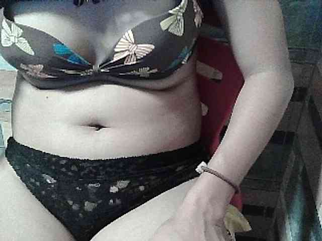 HornyNica webcam