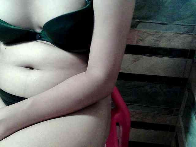 HornyNica webcam