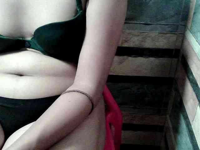 HornyNica webcam